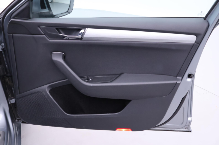 Škoda Superb 2,0 TDI 110kW DSG CZ 1.Maj DPH