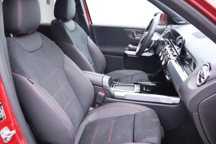 Mercedes-Benz GLB 2,0 200d 4Matic AMG Premium