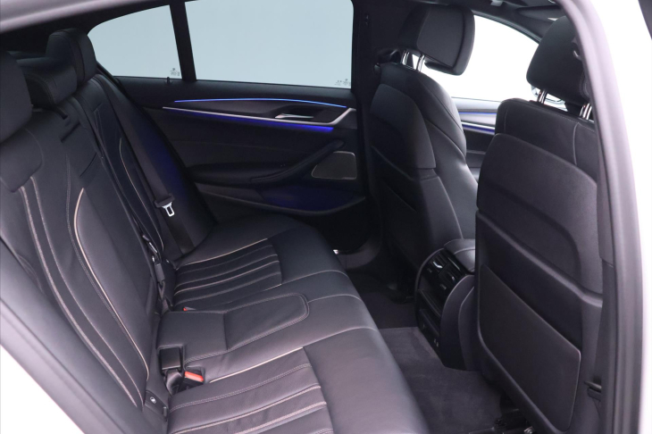 BMW Řada 5 4,4 M550i xDrive 390kW