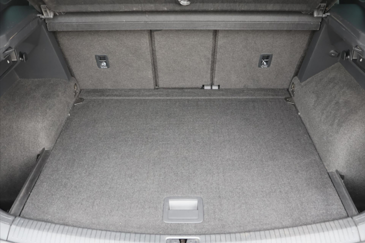Volkswagen Tiguan 2,0 TDI DSG 4x4 CZ DPH R-Line