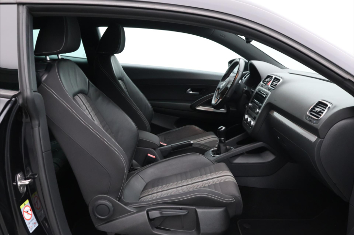 Volkswagen Scirocco 1,4 TSI 90kW Match Xenon 1.Maj