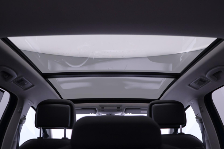 Volkswagen Touran 2,0 TDI DSG CZ Highline 7-Míst