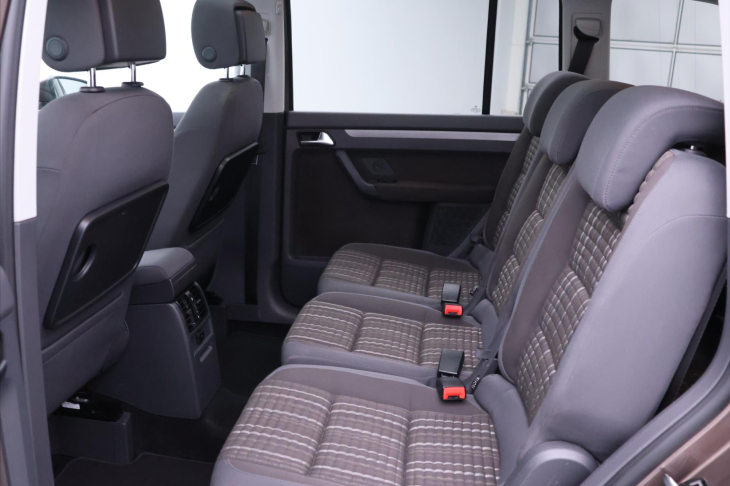 Volkswagen Touran 2,0 TDI 125kW DSG Cross 7-Míst