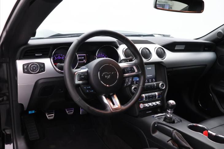Ford Mustang 2,3 Ecoboost 233kW Manuál CZ