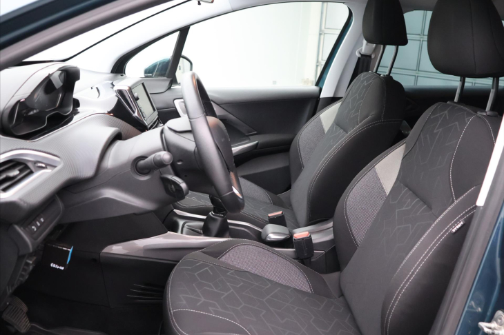 Peugeot 2008 1,2 PT 110k Active Klima CZ