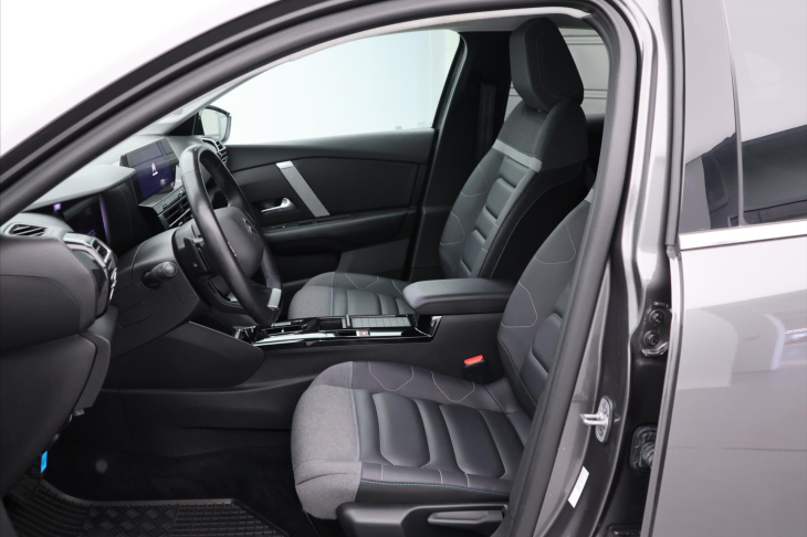 Citroën C4 X 1,2 PT 96kW CZ 1 Maj. Shine