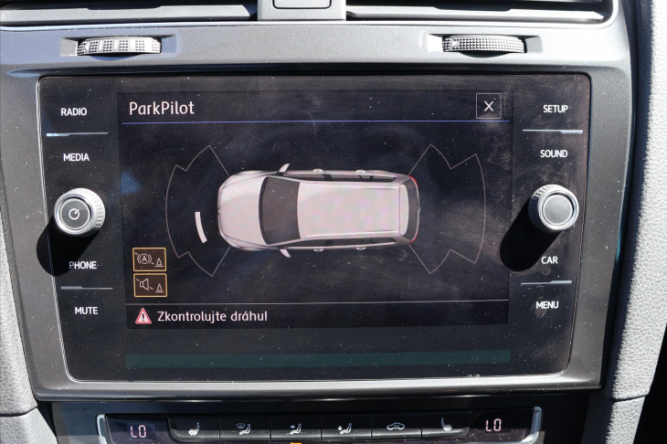 Volkswagen Golf 1,6 TDI LED DPH 1.Maj. Tažné