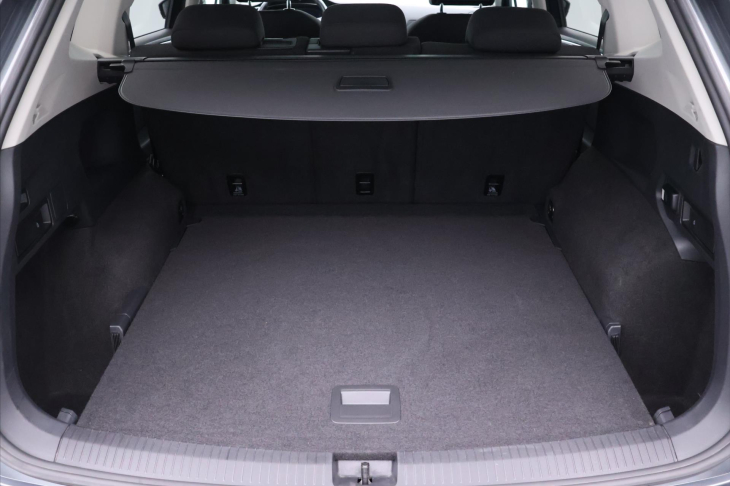 Volkswagen Tiguan Allspace 2,0 TDI DSG R-line 4M 1Maj DPH