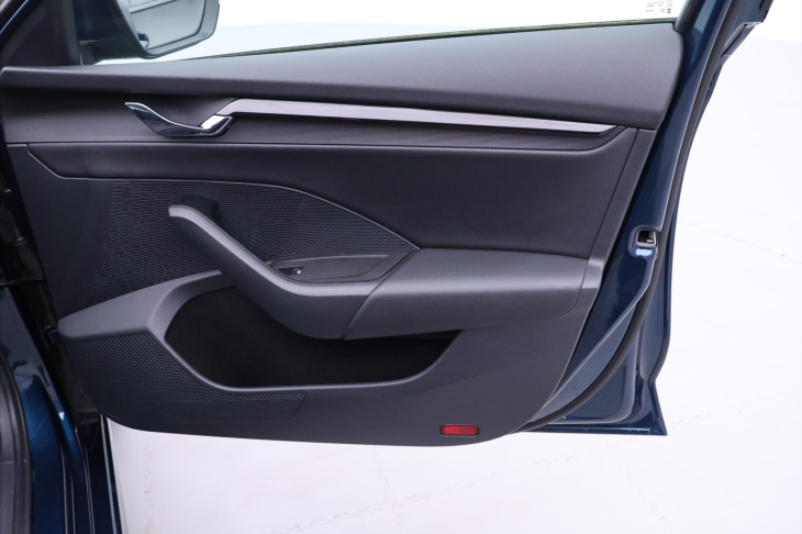 Škoda Octavia 2,0 TDI 110kW DSG Clever DPH