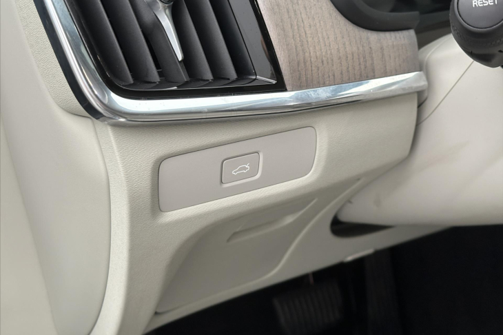 Volvo S90 2,0 B5 184kW CZ DPH