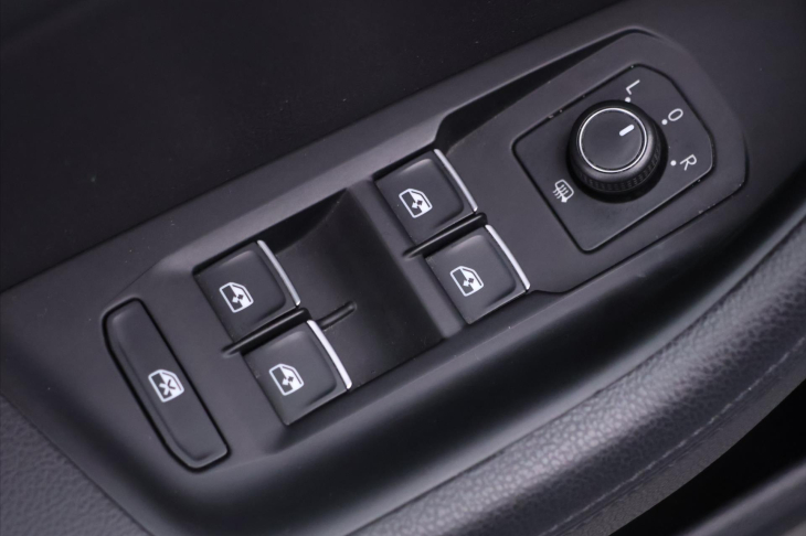 Volkswagen Passat 2,0 TDI 110kW Highline LED CZ