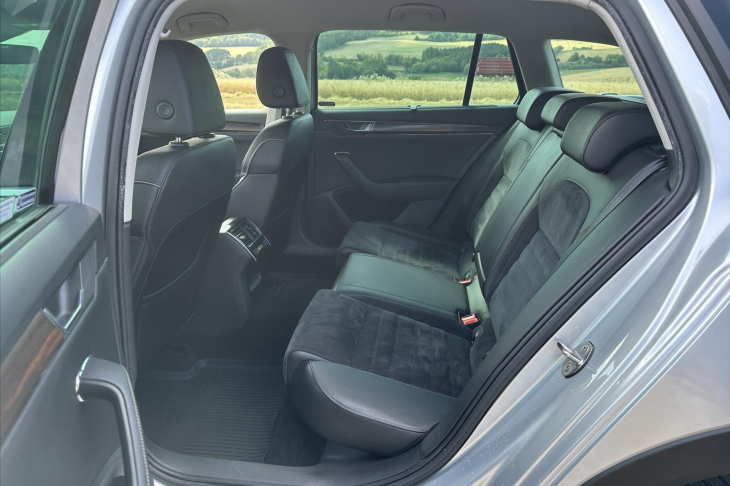 Škoda Superb 2,0 TDI 140kW DSG Scout 4x4 CZ