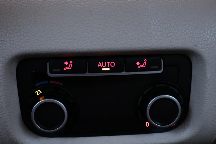 Volkswagen Sharan 2,0 TDI 100kW Highline Navi