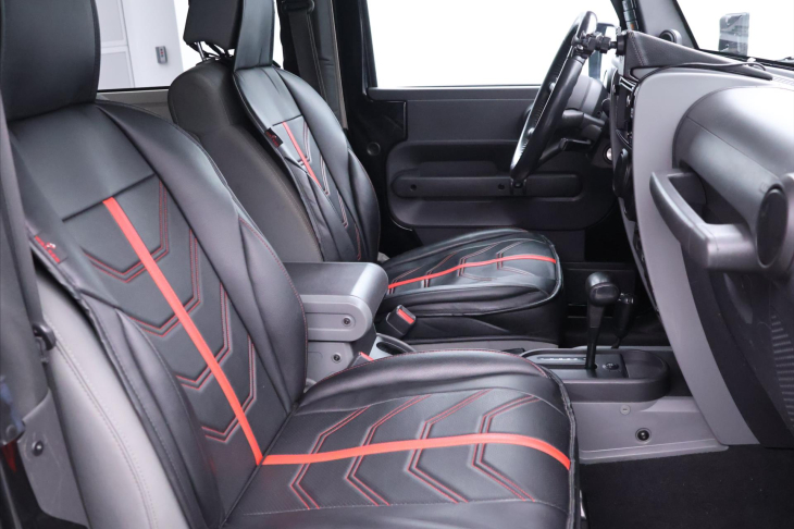 Jeep Wrangler 2,8 CRD 130kW Tažné Klima