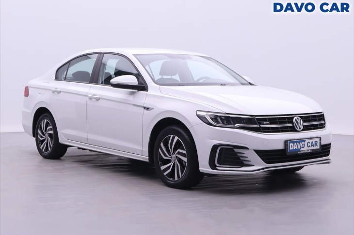 Volkswagen Bora E-Bora 100kW Automat