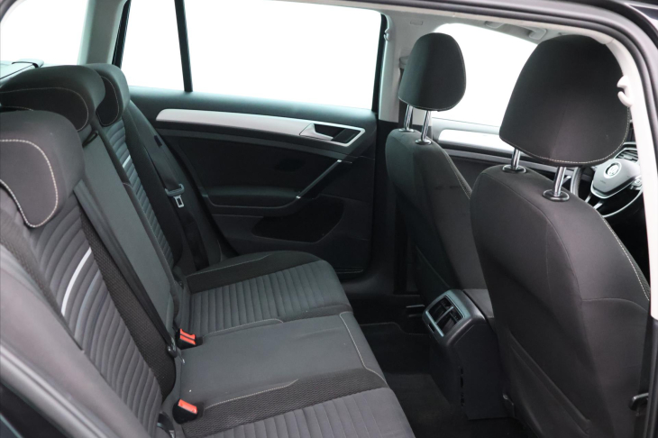 Volkswagen Golf 1,4 TSI 92kW Cup 1.Maj Navi