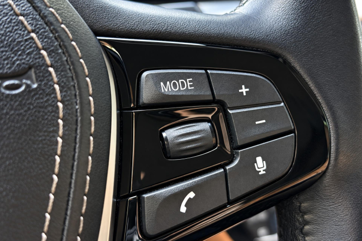 BMW Řada 5 2,0 530i xDrive Luxury Line