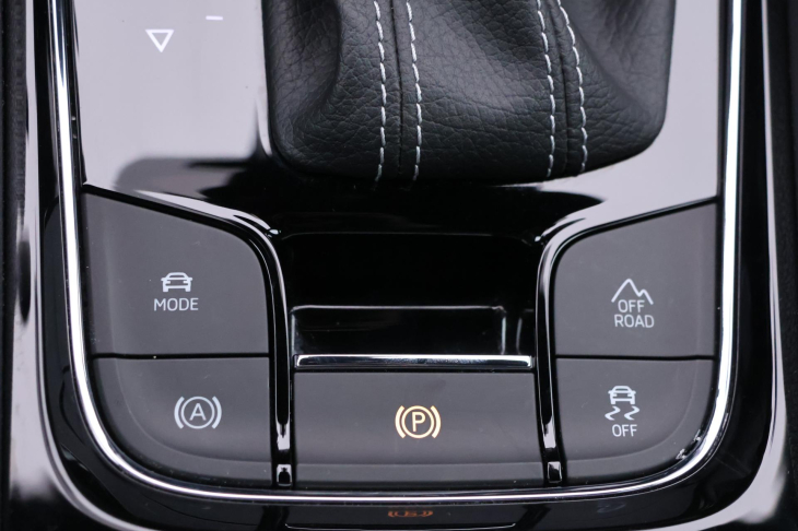 Škoda Karoq 2,0 TDI DSG 4x4 Sportline DPH