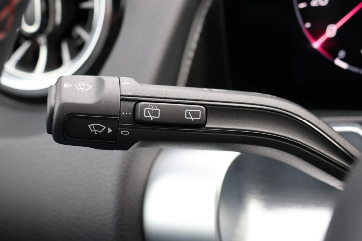 Mercedes-Benz GLB 2,0 220 4MATIC AMG Premium Plus