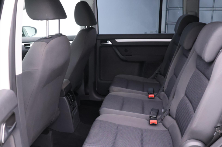 Volkswagen Touran 1,4 TSI 110kW Comfort CZ