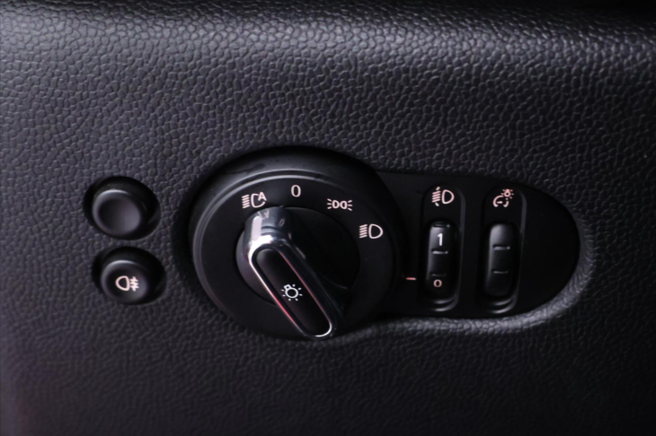 Mini One 1,5 i 75kW JCW Kůže 1.Maj.