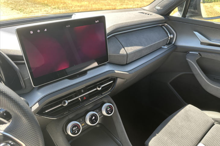 Škoda Kodiaq 2,0 TDI DSG 4x4 Sportline 7-Míst