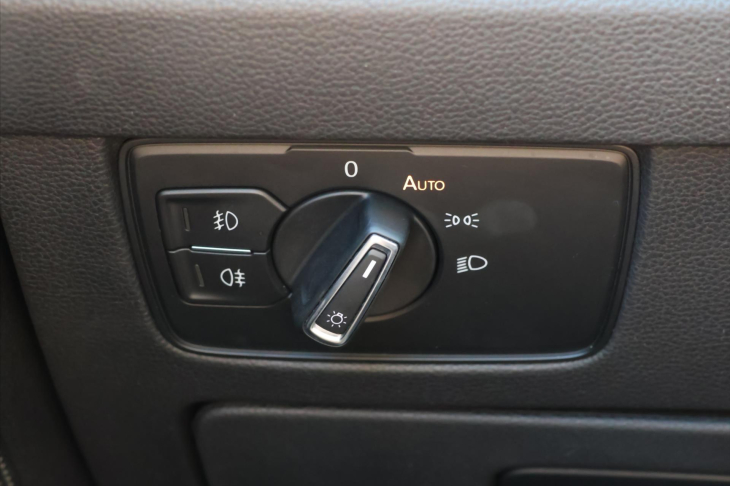 Volkswagen Passat 2,0 TDI 140kW DSG LED Aut.klima