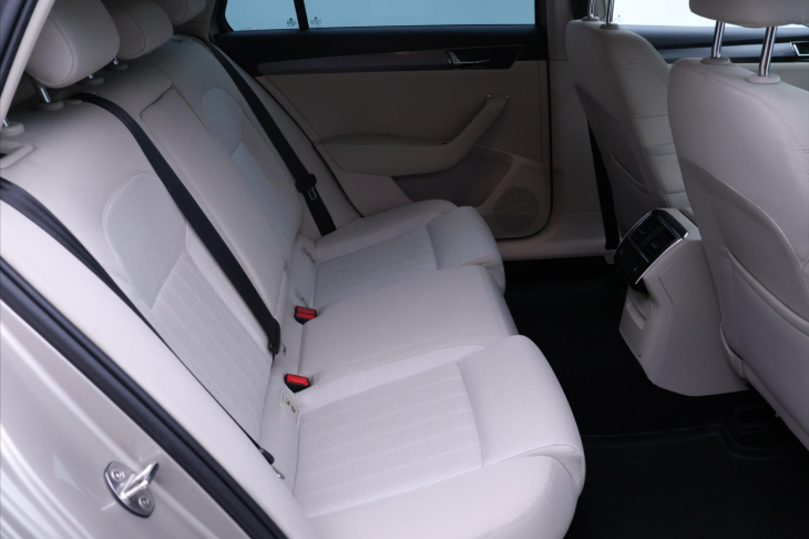 Škoda Superb 2,0 TDI 110kW Style CZ DPH 1.Maj