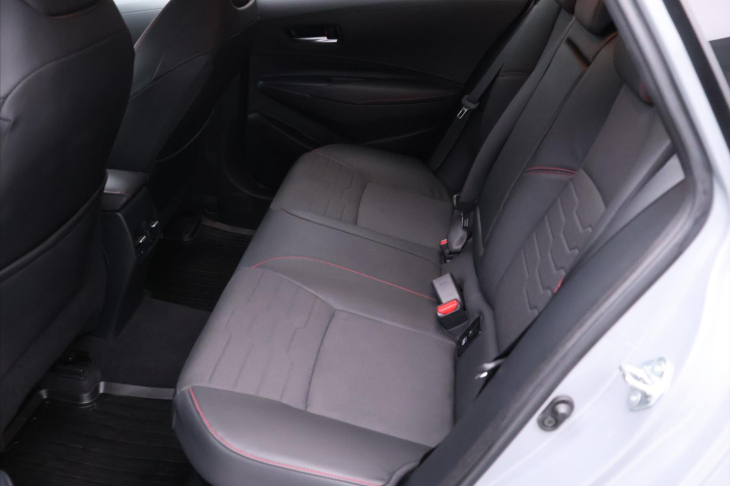 Toyota Corolla 1,8 HB Executive Aut. DPH CZ 1.Maj.