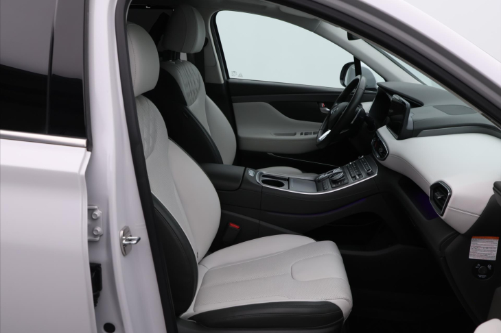 Hyundai Santa Fe 1.6 T-GDI HEV 4x4 CZ Luxury 1.MAJ