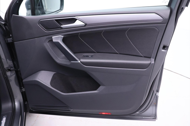 Volkswagen Tiguan 2,0 TDI 140kW DSG R-LINE 4M CZ