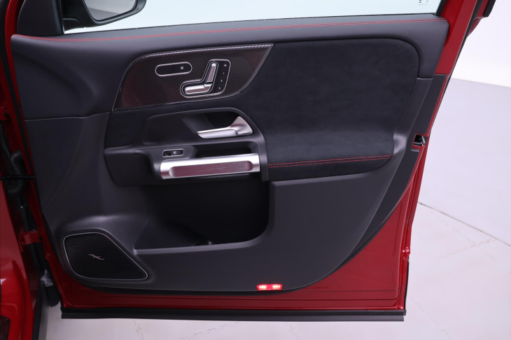 Mercedes-Benz GLB 2,0 200d 4MATIC AMG Premium+