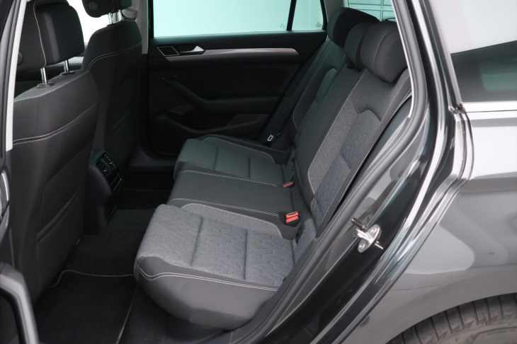 Volkswagen Passat 2,0 TDI 110kW DSG Virtual DPH