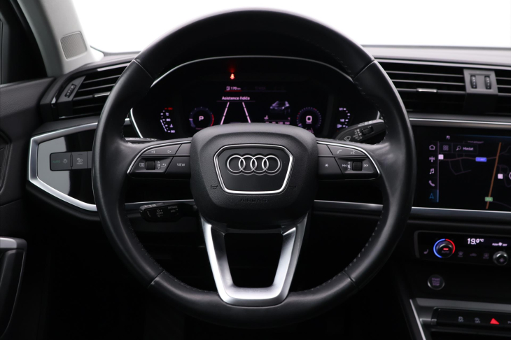 Audi Q3 1,5 35 TFSI S tronic S line CZ