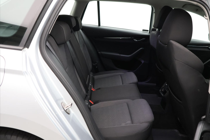 Škoda Octavia 2,0 TDI 85kW Ambition CZ DPH