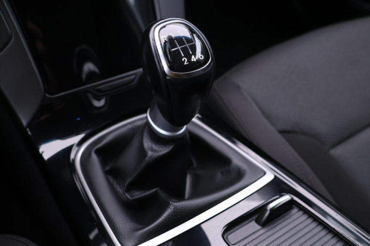 Hyundai i40 1,6 GDI Fifa edice Serv. kniha