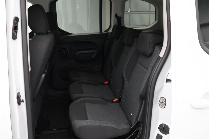 Peugeot Rifter 1,5 HDi 130k Allure tažné DPH