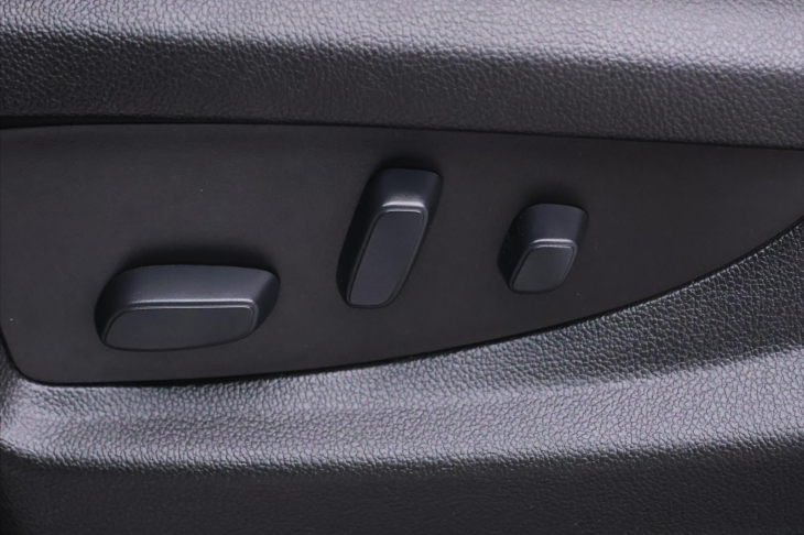 GMC Sierra 5,3 V8 265kW Aut. Kůže