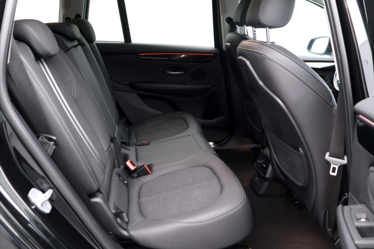 BMW Řada 2 1.5 218i GRAN TOURER
