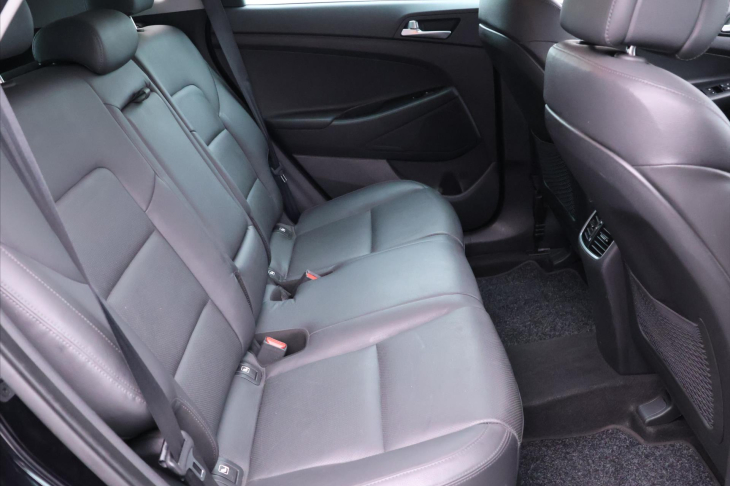 Hyundai Tucson 1,7 CRDI Xpossible Navi 1.Maj