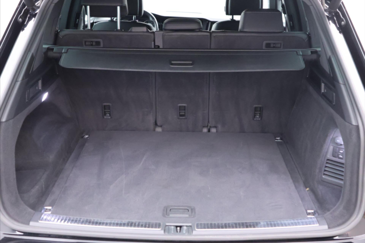 Volkswagen Touareg 3,0 TDI 210kW R-Line Tiptronic CZ DPH