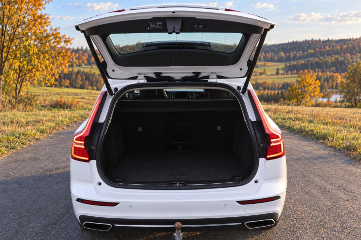 Volvo V60 2,0 B5 AWD Momentum Pro AT DPH