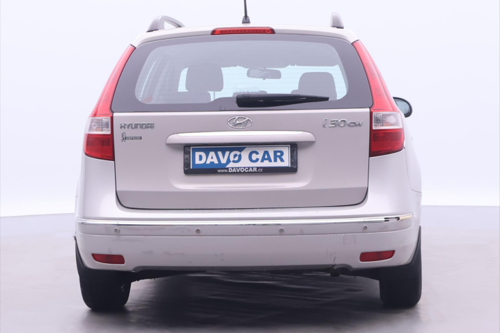 Hyundai i30 1,6 i 92kW CZ Klima STK 10/27