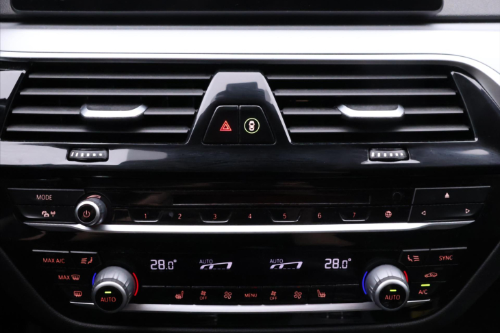 BMW Řada 5 2,0 525d 170kW Aut. Navi LED