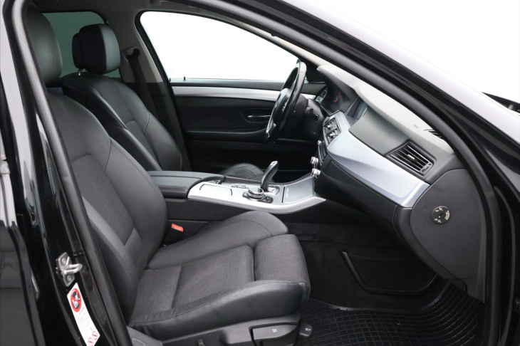 BMW Řada 5 3,0 530d x Drive Tažné Klima