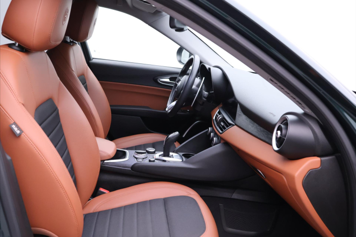 Alfa Romeo Giulia 2,0 T 148kW Aut. CZ Super DPH