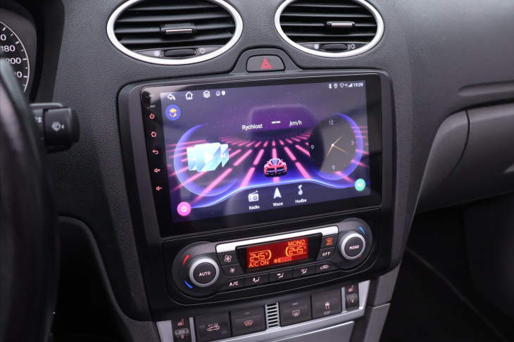 Ford Focus 2,0 i 107kW Titanium Kůže