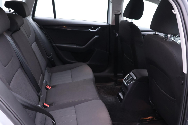 Škoda Octavia 1,6 TDI 85kW Style LED tažné CZ