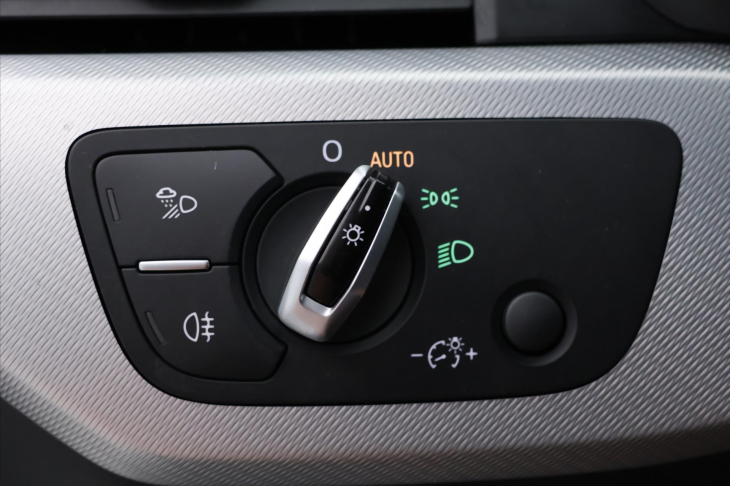 Audi A4 1,4 TFSI 110kW Aut. serv.kn.