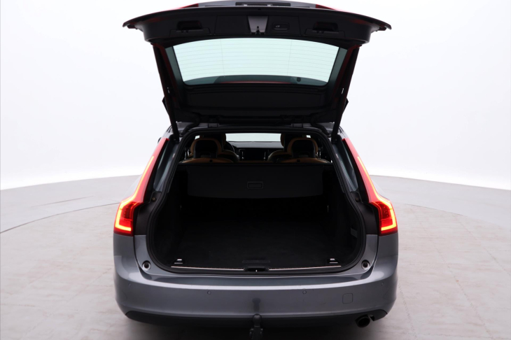 Volvo V90 2.0 D3 110kW Momentum LED